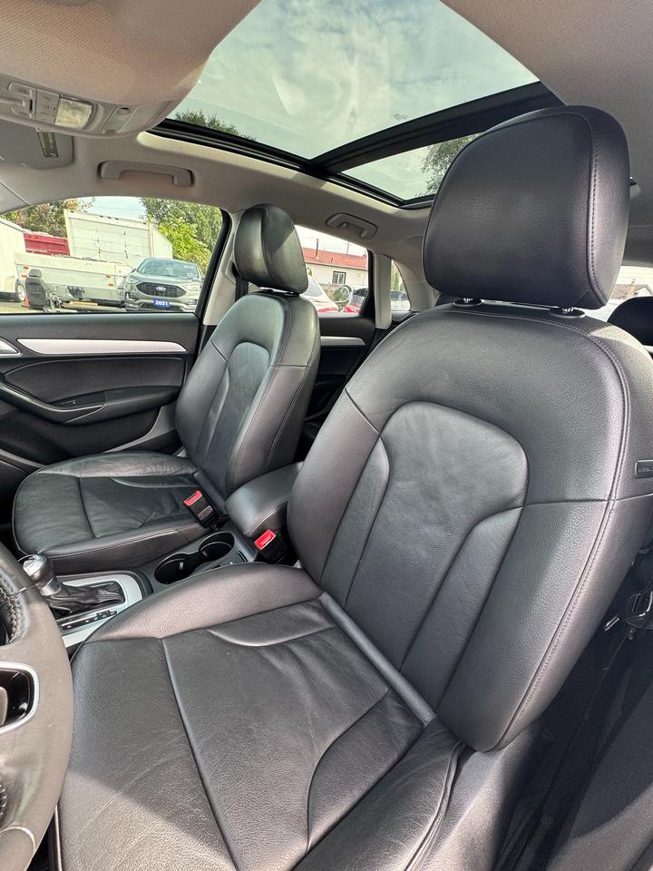 2016 Audi Q3 quattro 2.0T Komfort Photo