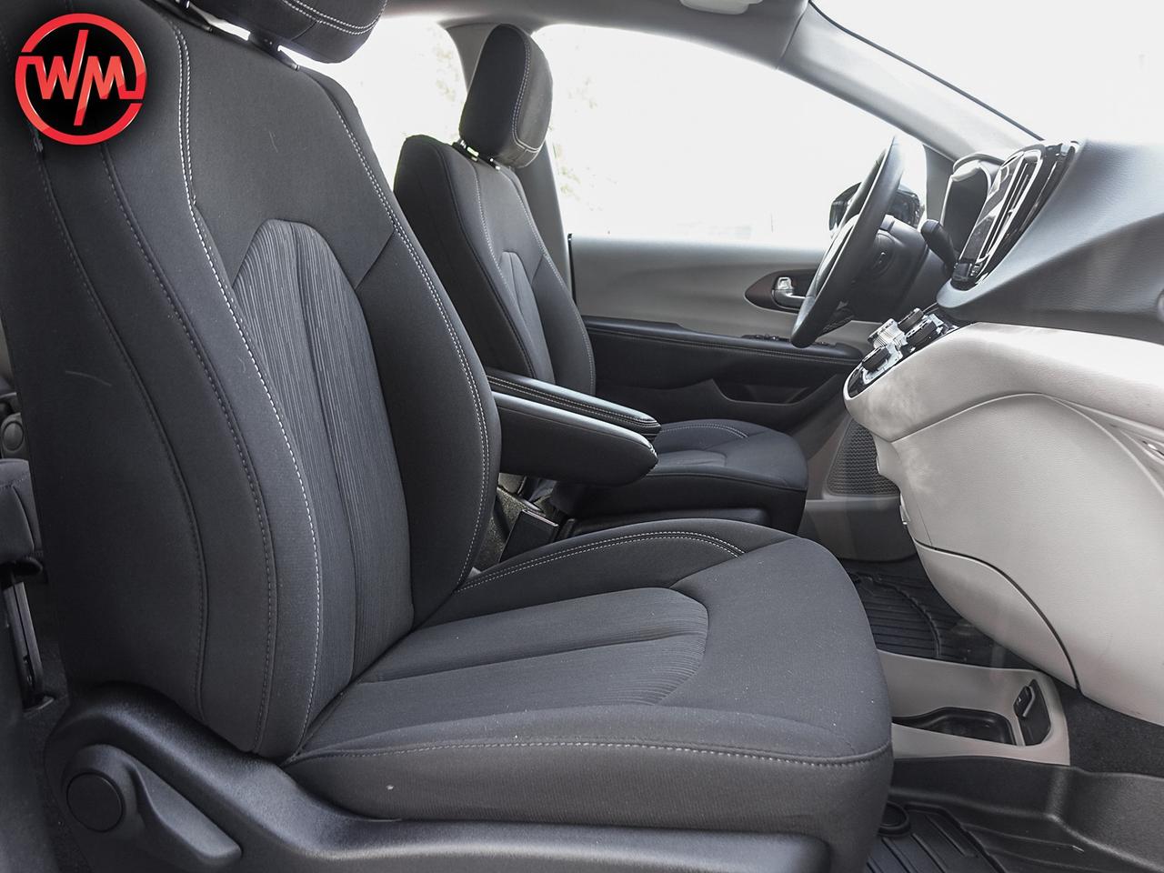 2024 Chrysler Grand Caravan SXT*HEATED SEATS AND STEERING WHEEL*LEATHER SEAT Photo