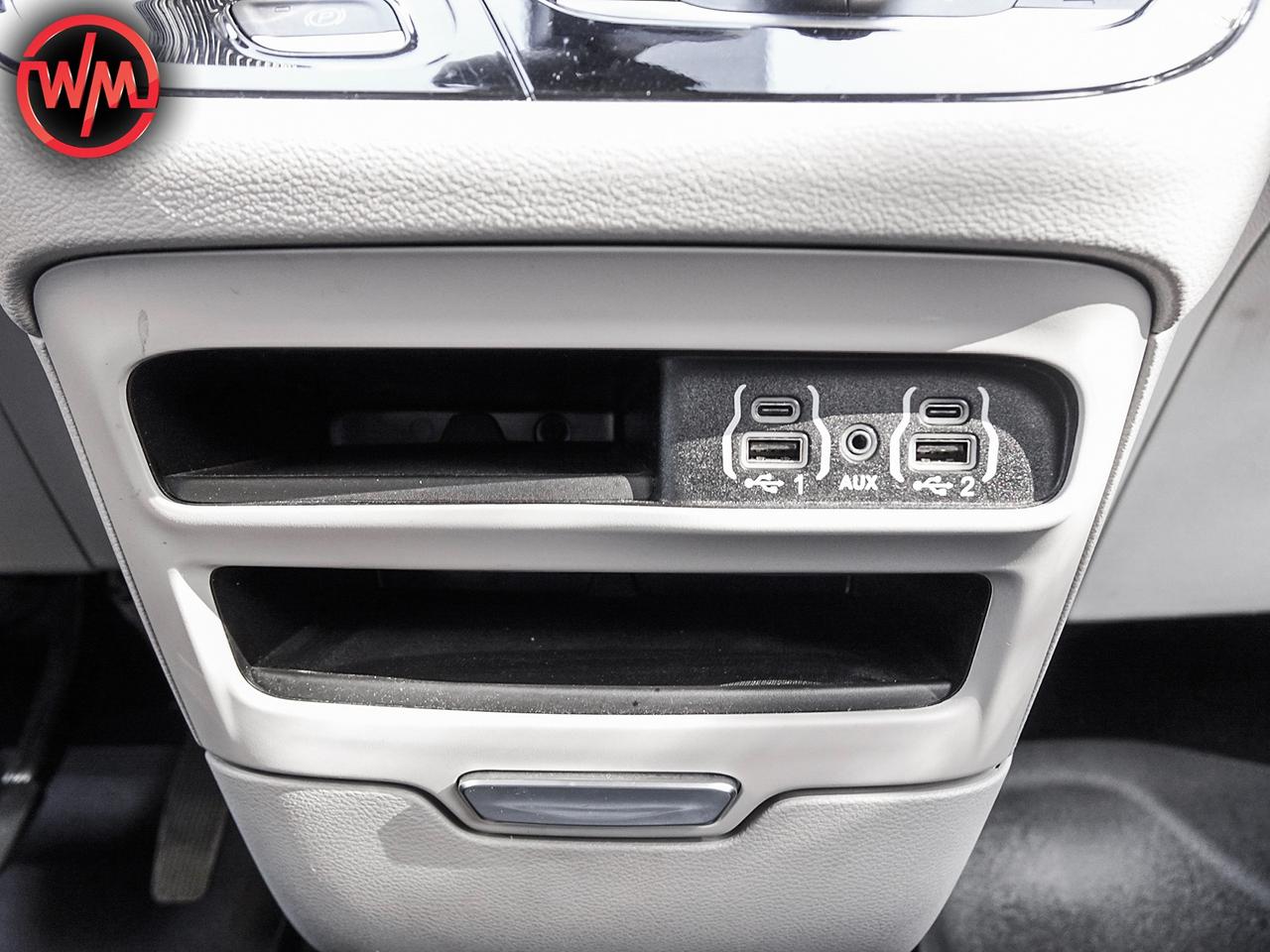 2024 Chrysler Grand Caravan SXT*HEATED SEATS AND STEERING WHEEL*LEATHER SEAT Photo
