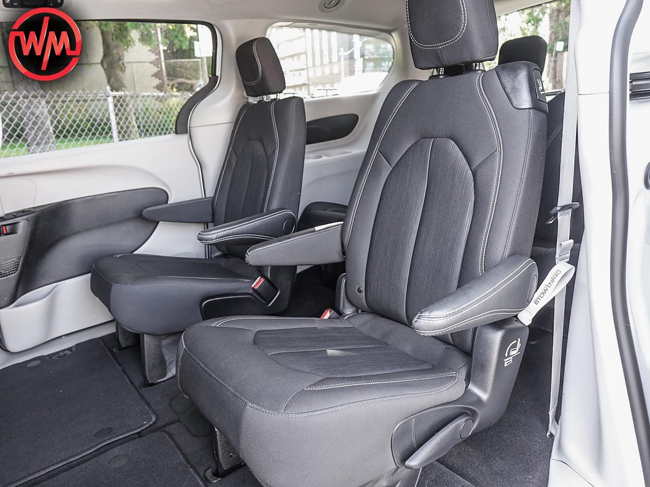 2024 Chrysler Grand Caravan SXT*HEATED SEATS AND STEERING WHEEL*LEATHER SEAT Photo