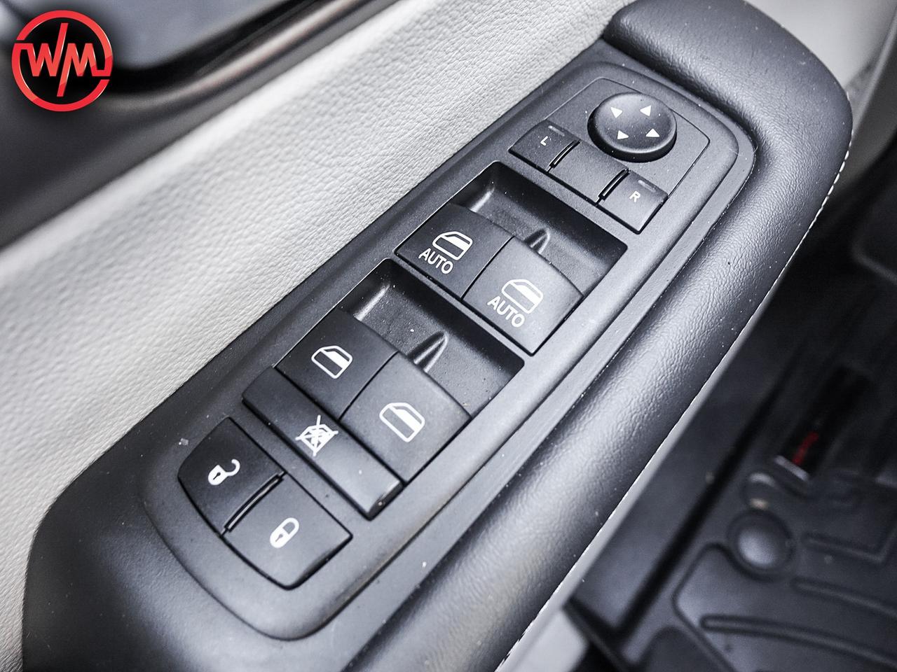 2024 Chrysler Grand Caravan SXT*HEATED SEATS AND STEERING WHEEL*LEATHER SEAT Photo