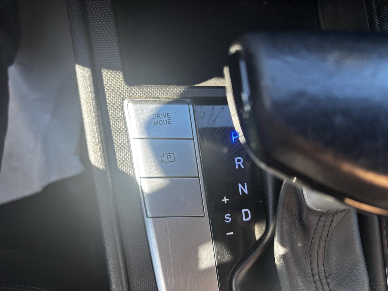 2024 Hyundai Elantra Preferred, Lane Departure Alert, Remote Starter Photo