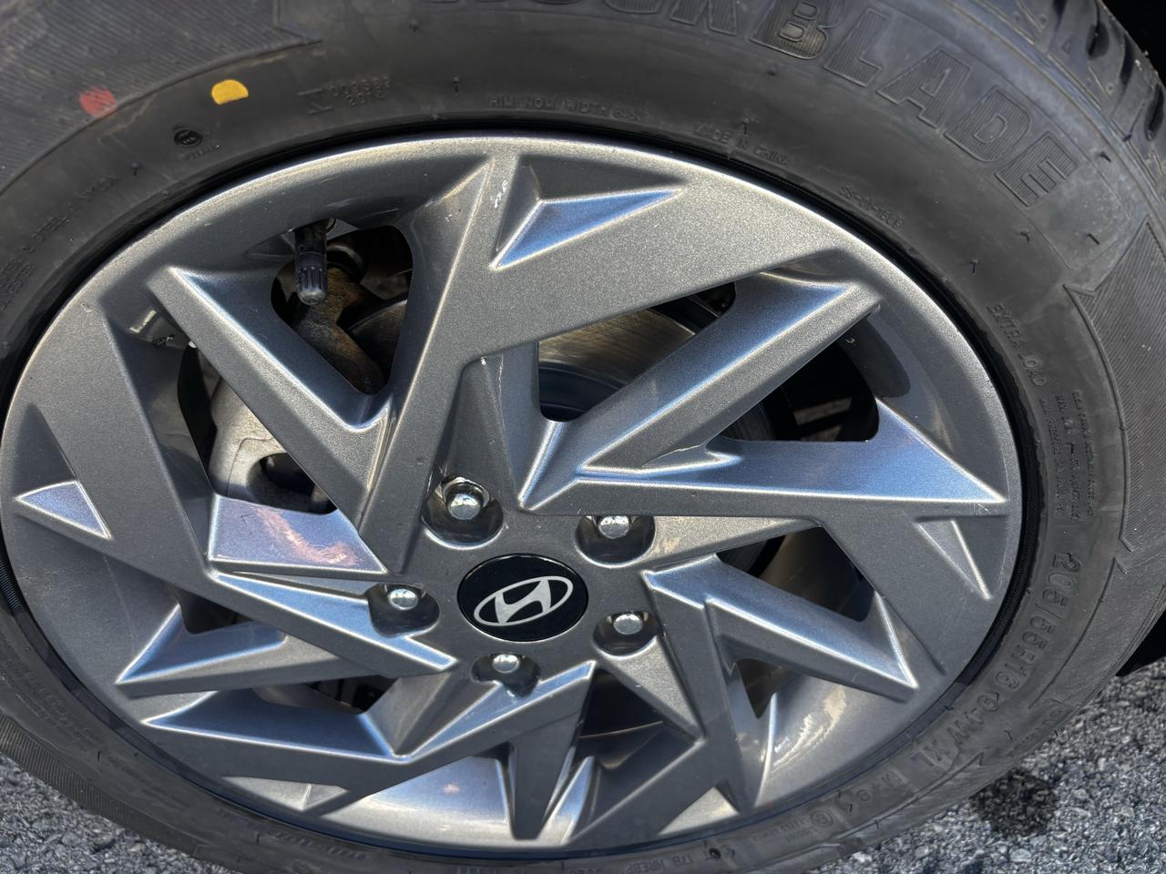 2024 Hyundai Elantra Preferred, Lane Departure Alert, Remote Starter Photo
