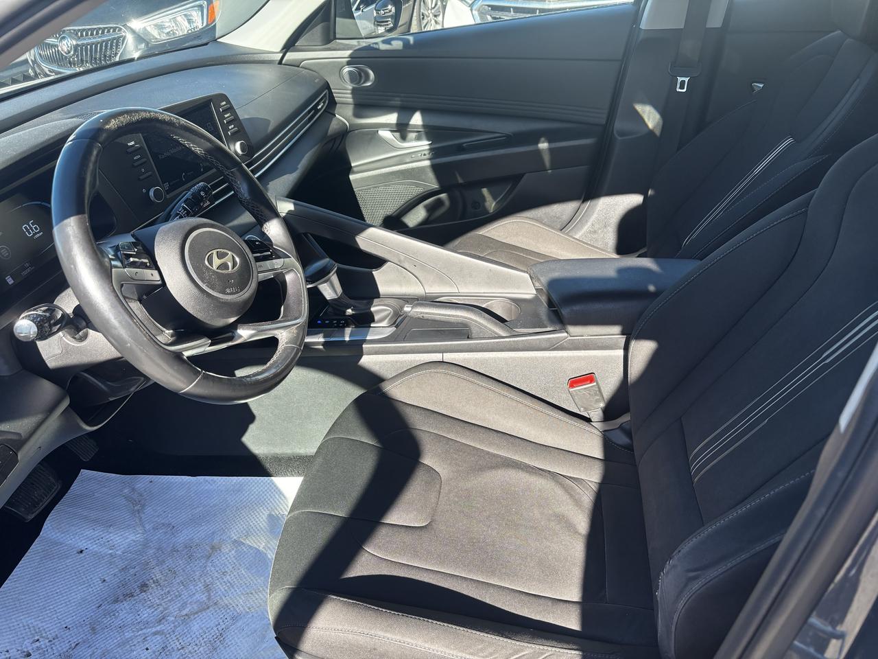 2024 Hyundai Elantra Preferred, Lane Departure Alert, Remote Starter Photo