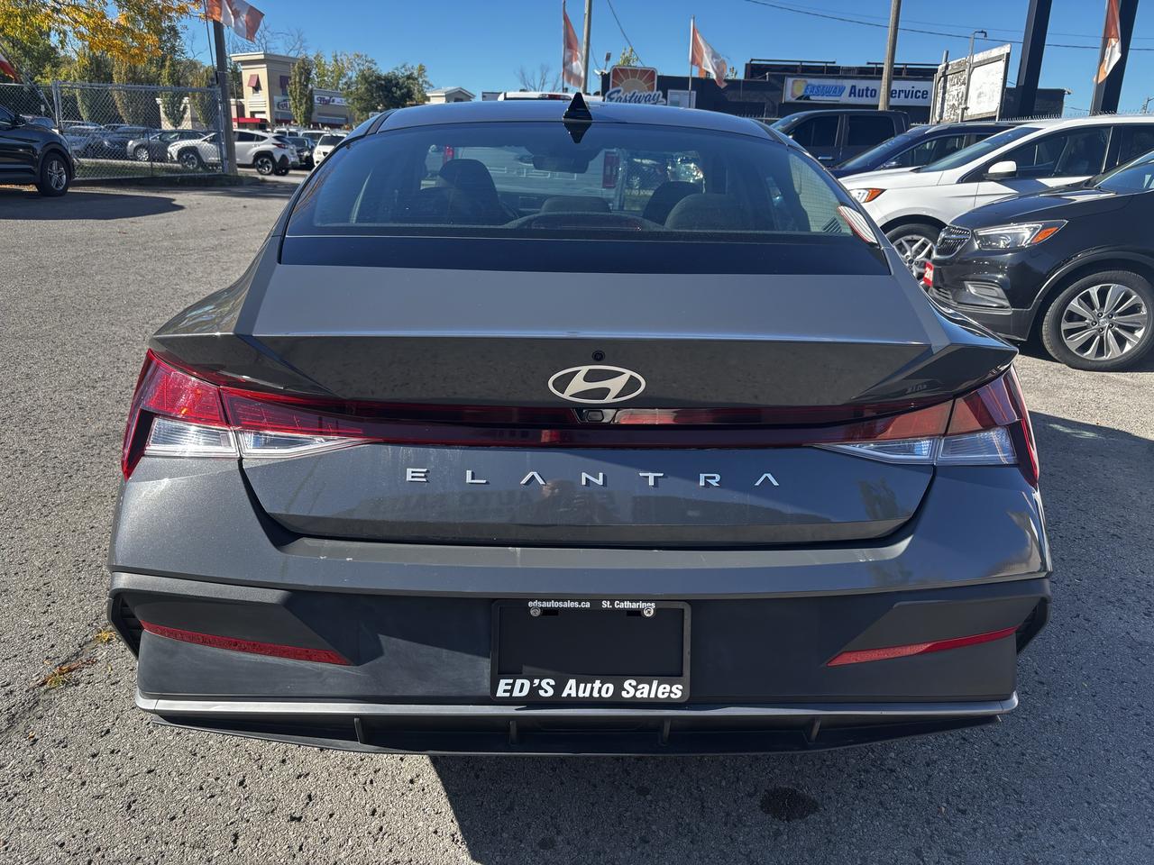 2024 Hyundai Elantra Preferred, Lane Departure Alert, Remote Starter Photo4