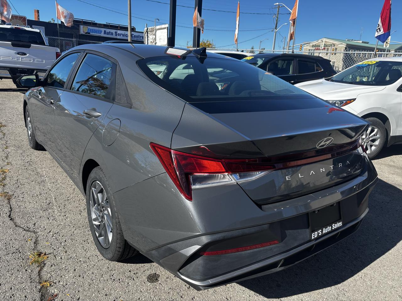 2024 Hyundai Elantra Preferred, Lane Departure Alert, Remote Starter Photo3