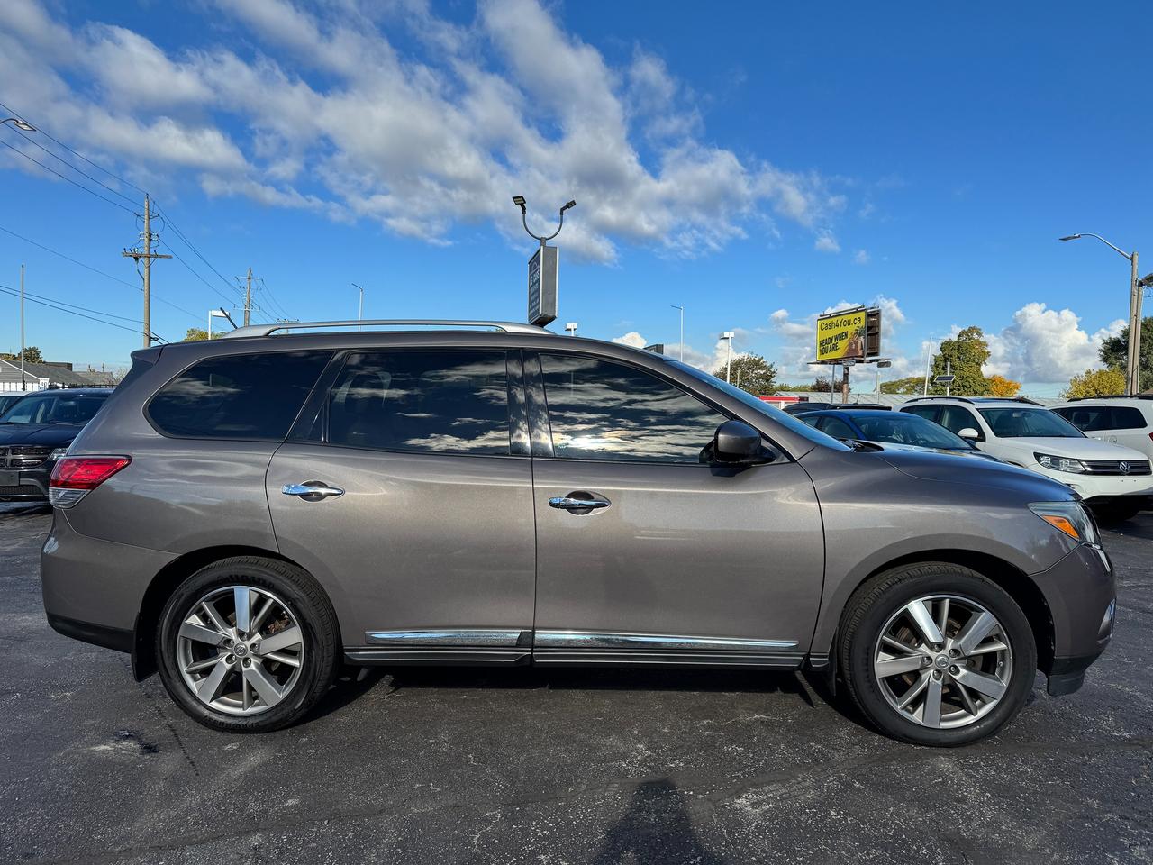 2014 Nissan Pathfinder 4WD Platinum | CERTIFIED Photo3