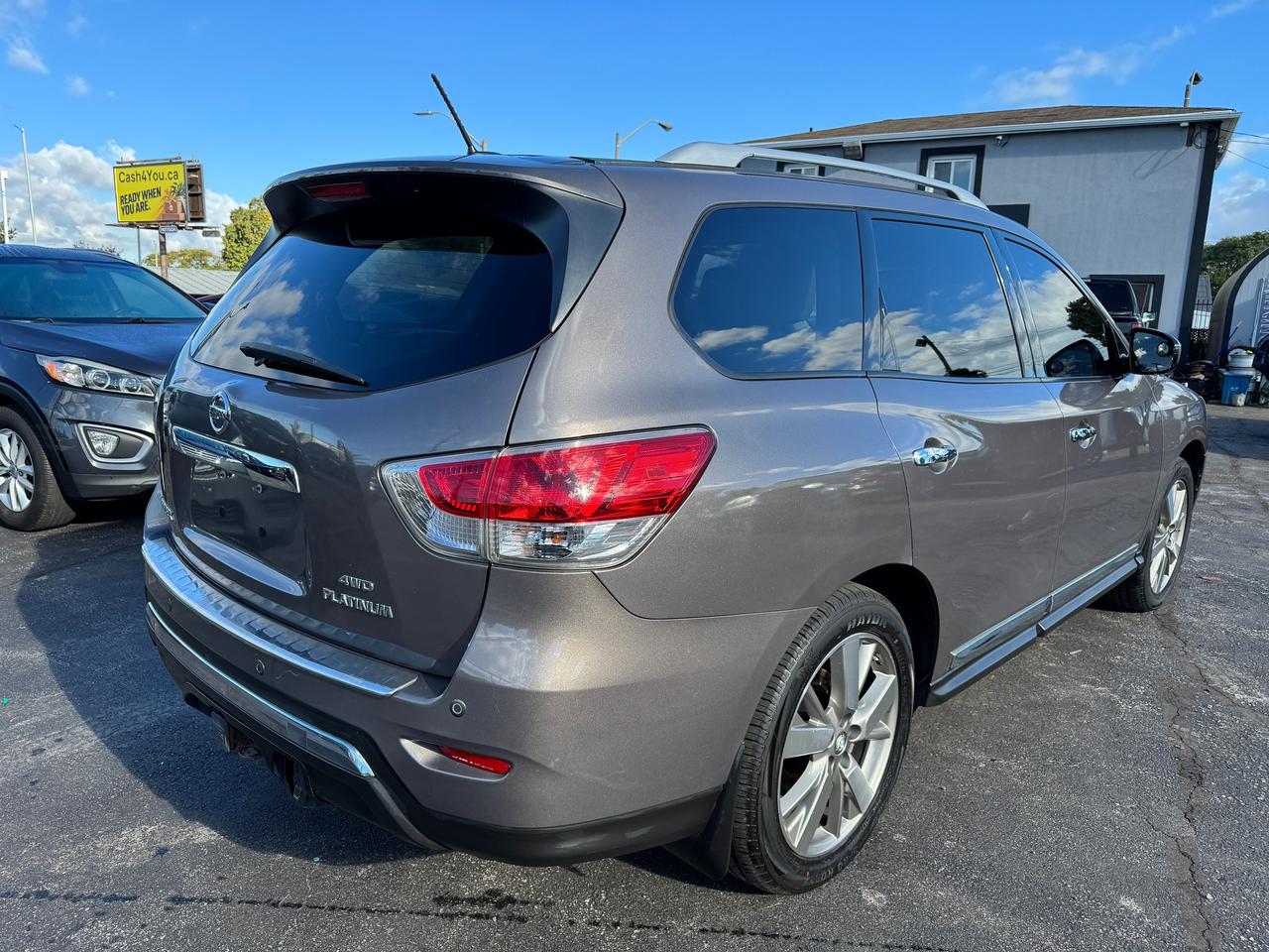 2014 Nissan Pathfinder 4WD Platinum | CERTIFIED Photo4