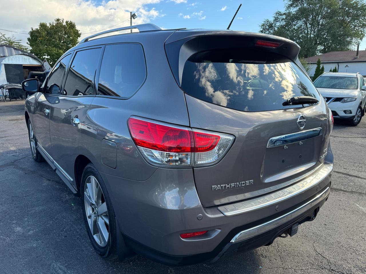 2014 Nissan Pathfinder 4WD Platinum | CERTIFIED Photo