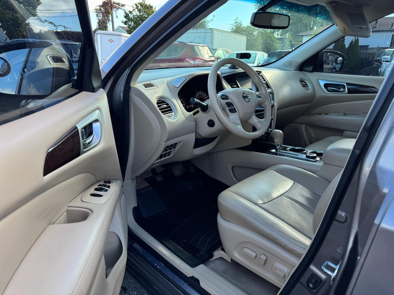 2014 Nissan Pathfinder 4WD Platinum | CERTIFIED Photo