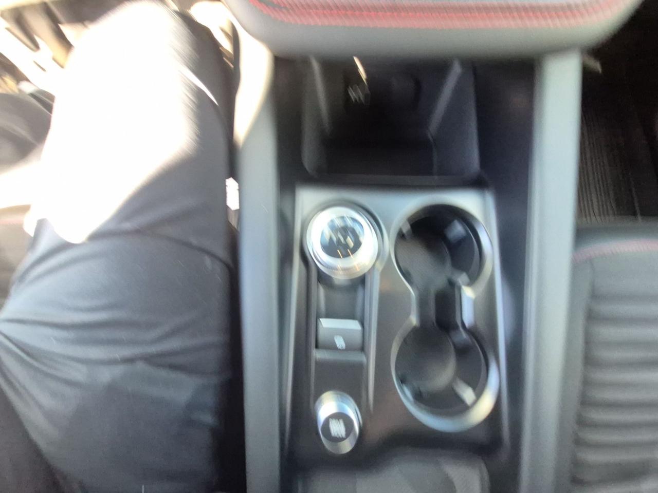 2026 Ford Explorer LOW KM'S! REAR CAMERA, REMOTE START, TOW PACK! Photo
