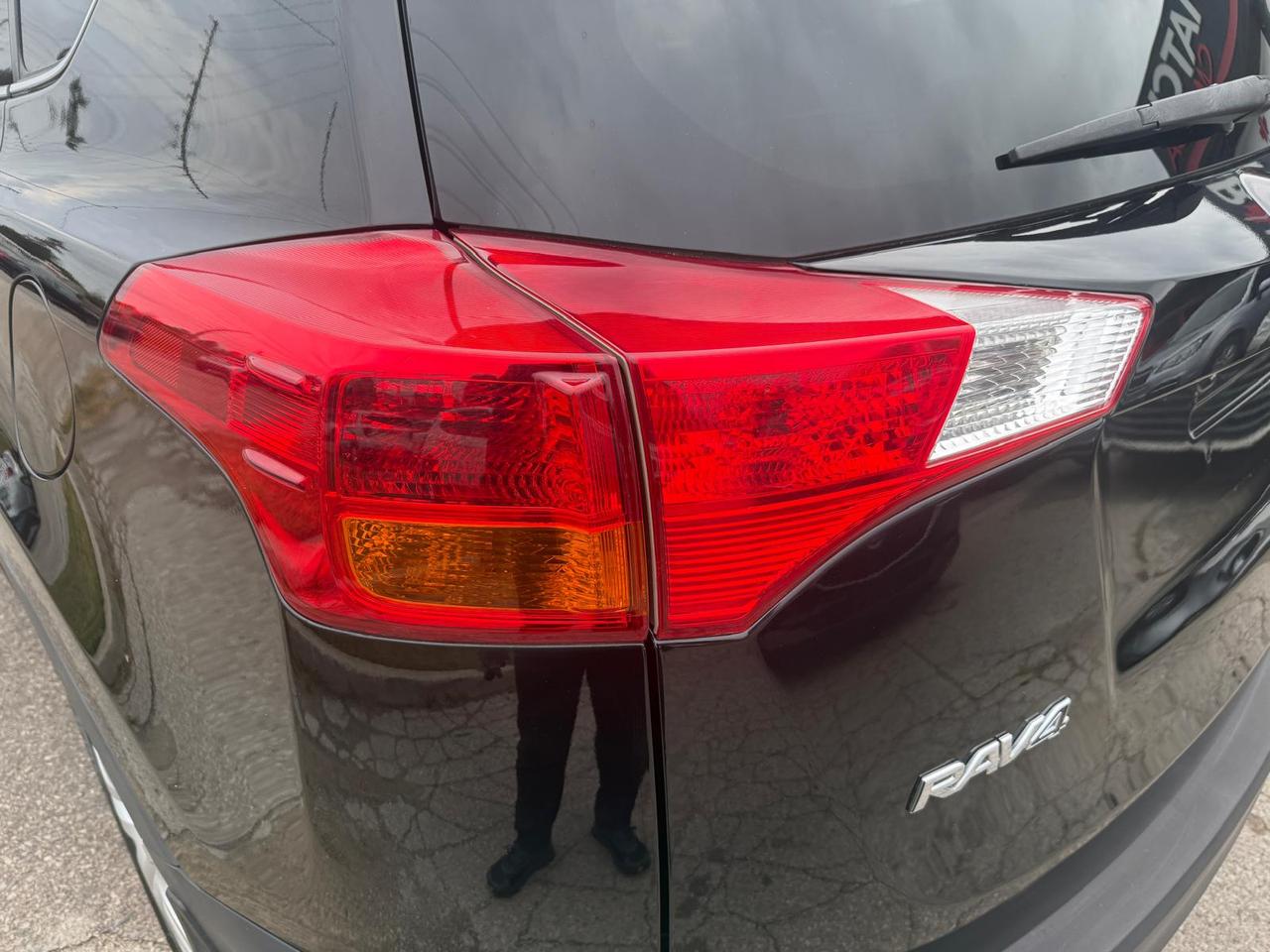 2015 Toyota RAV4 LE / ONE OWNER / HTD SEATS / REAR CAM / BLUETOOTH Photo