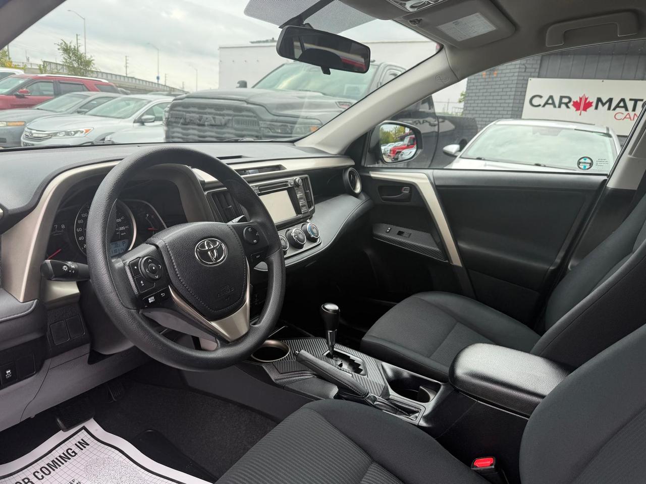 2015 Toyota RAV4 LE / ONE OWNER / HTD SEATS / REAR CAM / BLUETOOTH Photo