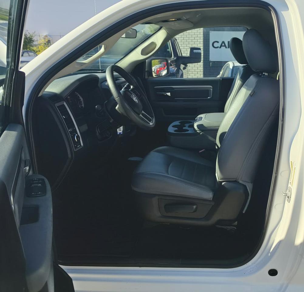 2018 RAM 1500 EXPRESS / NO ACCIDENTS / LEATHER / 5.7L / CRUISE Photo3