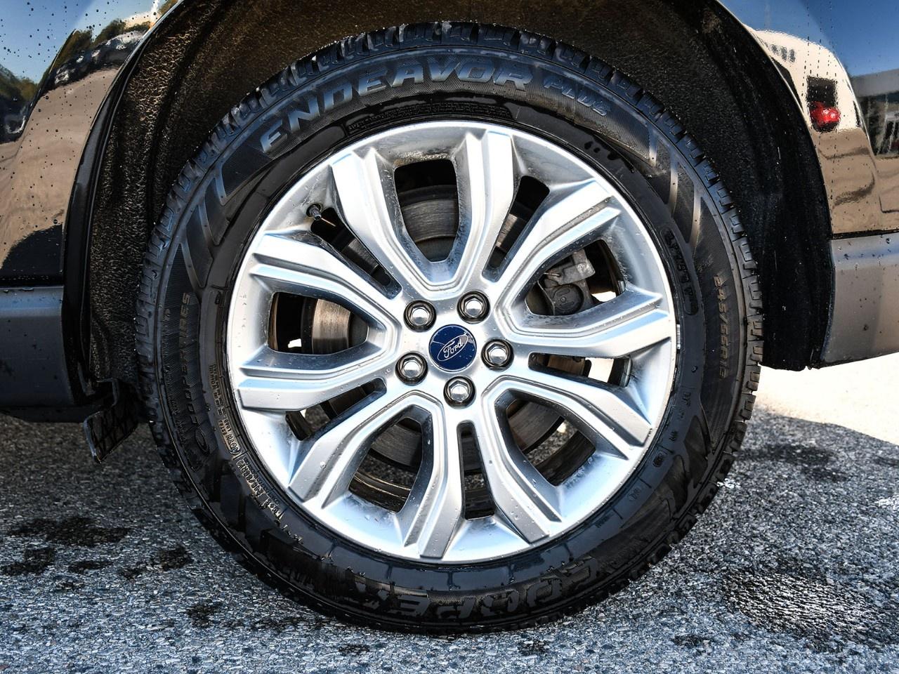 2022 Ford Edge Titanium AWD Photo