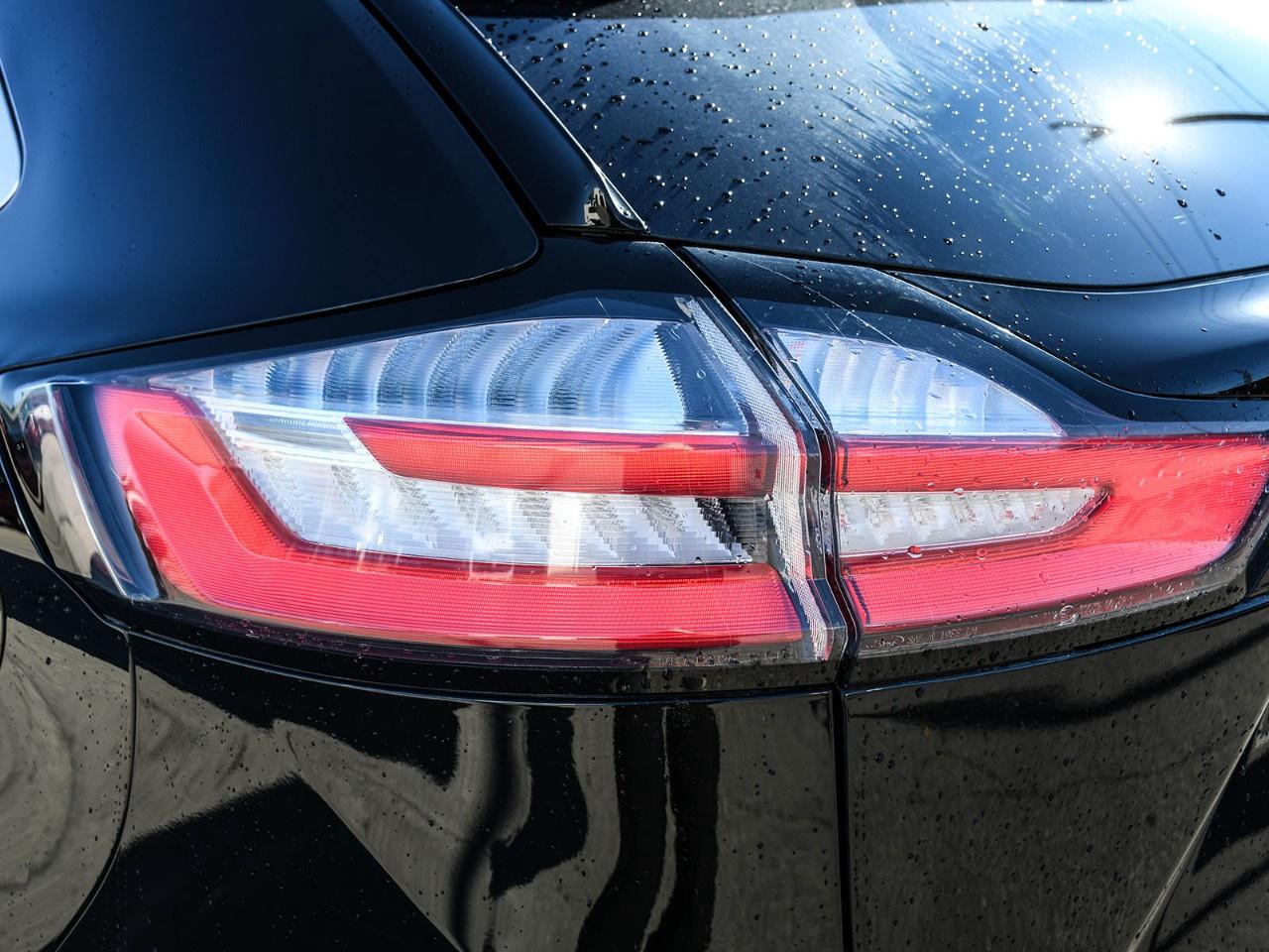 2022 Ford Edge Titanium AWD Photo