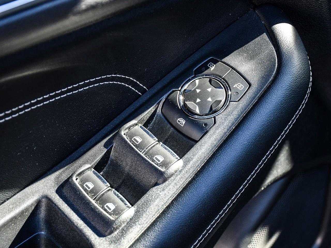 2022 Ford Edge Titanium AWD Photo