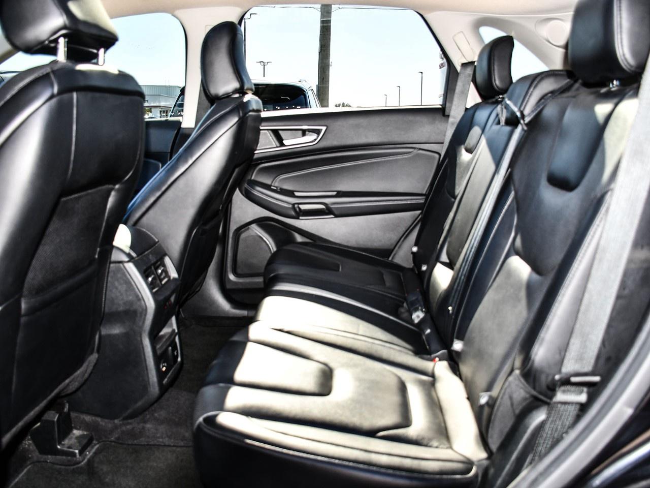 2022 Ford Edge Titanium AWD Photo