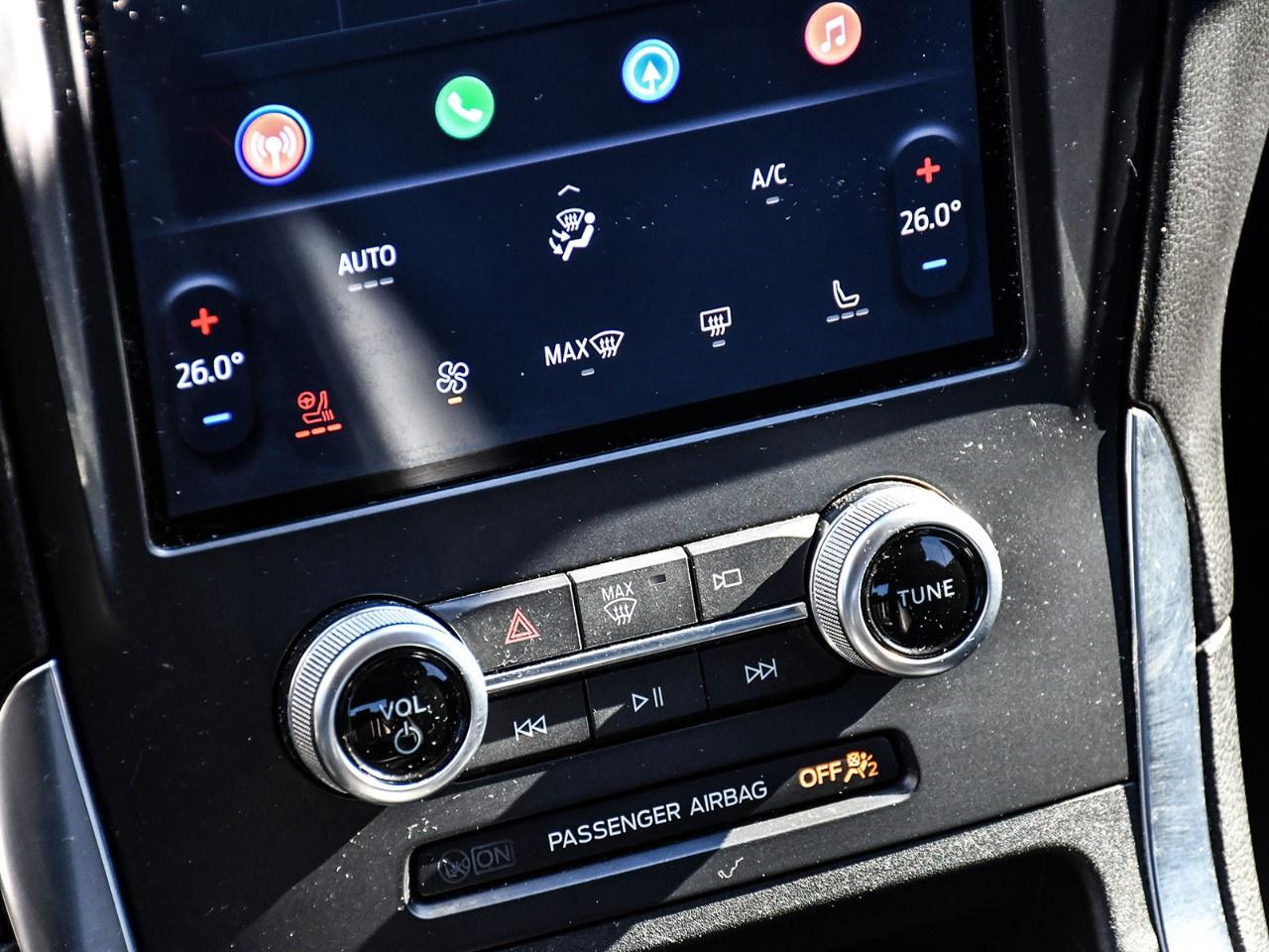 2022 Ford Edge Titanium AWD Photo