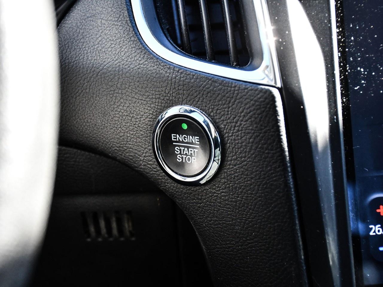2022 Ford Edge Titanium AWD Photo