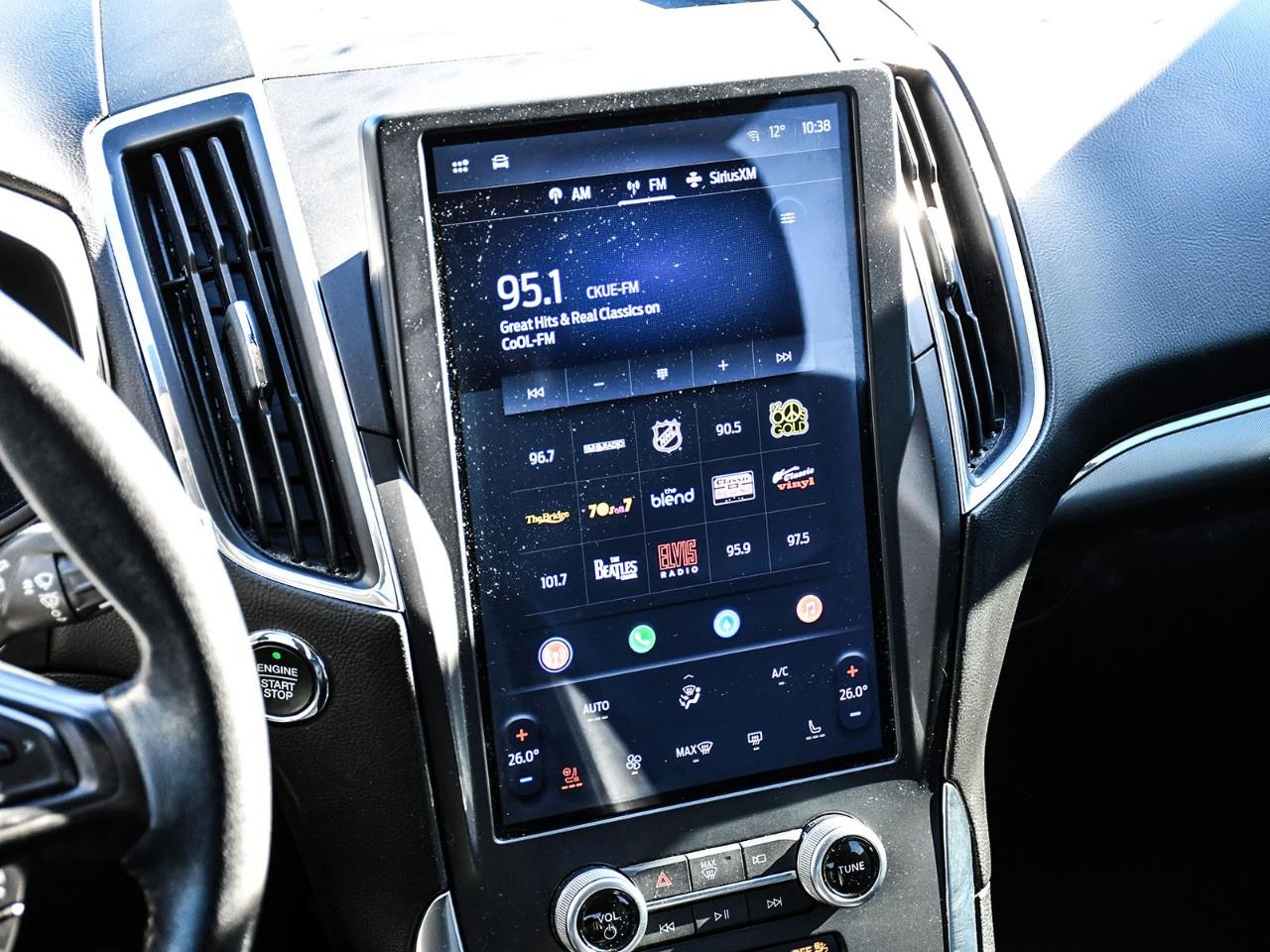 2022 Ford Edge Titanium AWD Photo