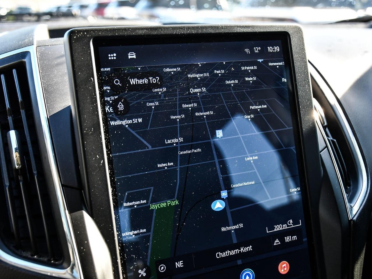 2022 Ford Edge Titanium AWD Photo