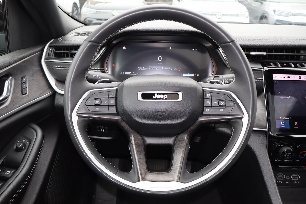 2024 Jeep Cherokee Limited 4X4 Photo