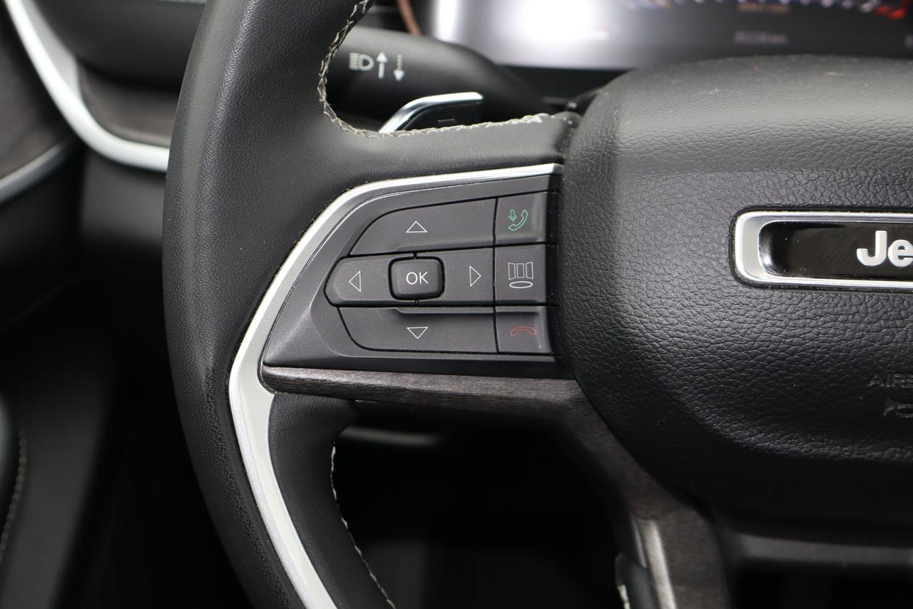 2024 Jeep Cherokee Limited 4X4 Photo