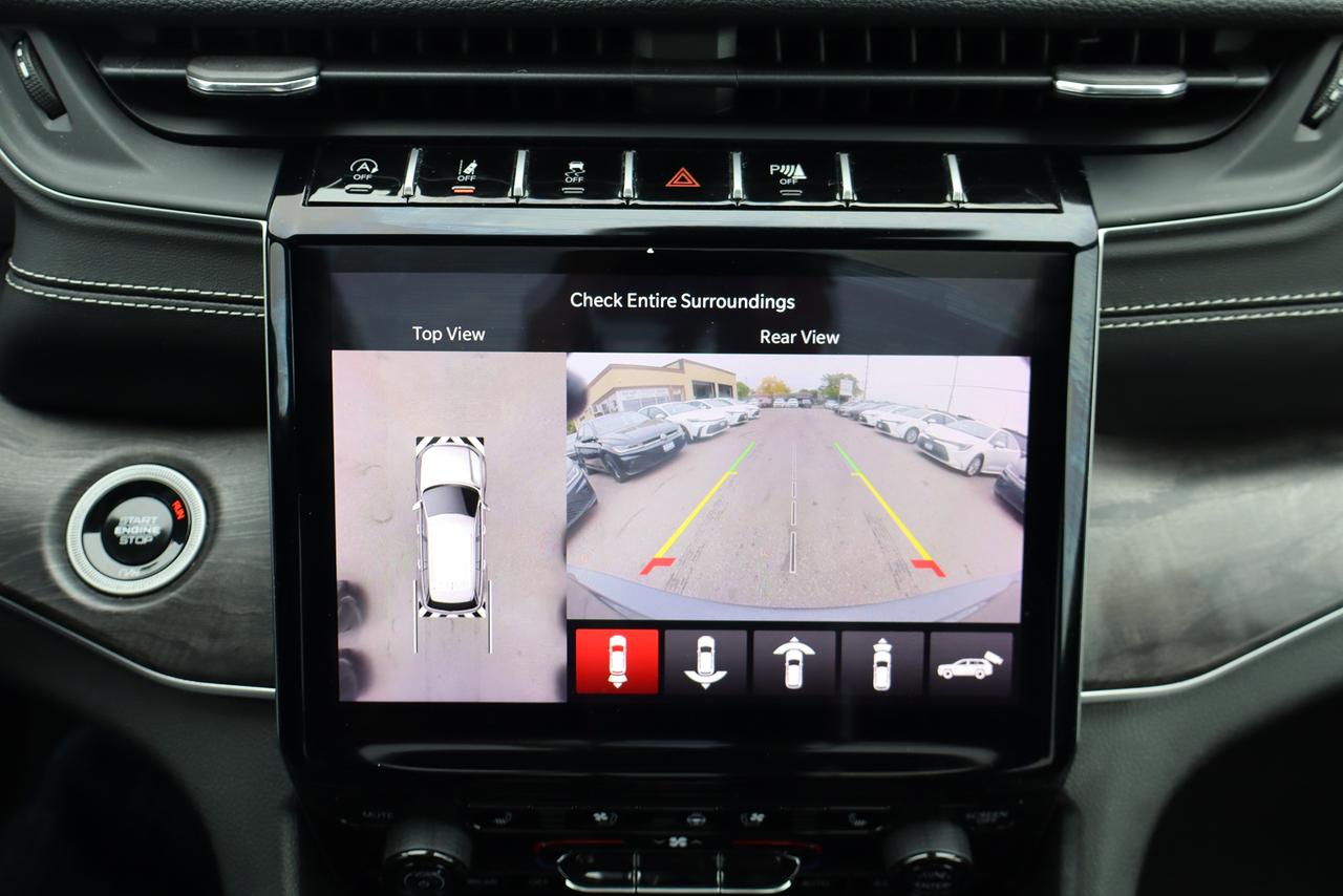 2024 Jeep Cherokee Limited 4X4 Photo