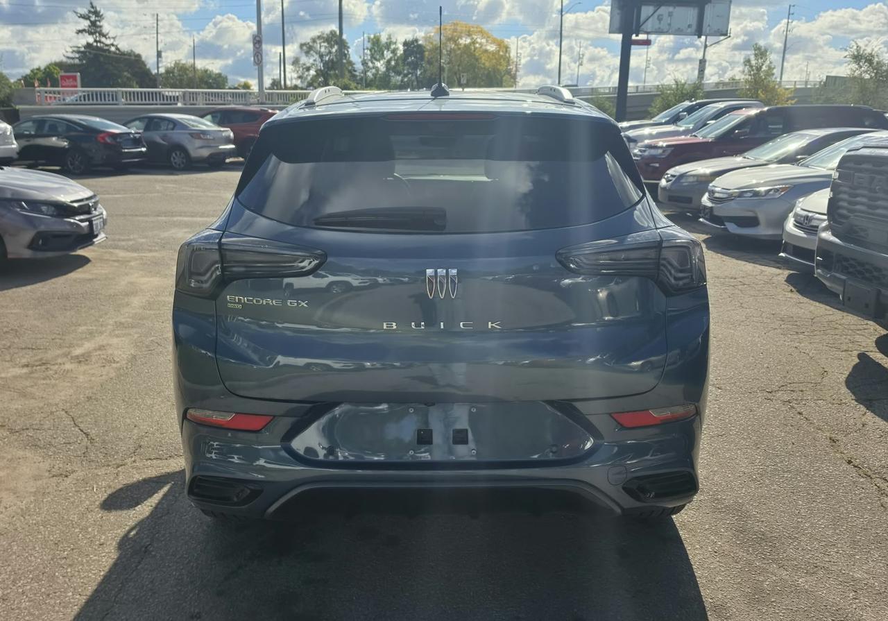 2025 Buick Encore GX AVENIR / NO ACCIDENTS / AWD / PANO ROOF / LEATHER Photo2