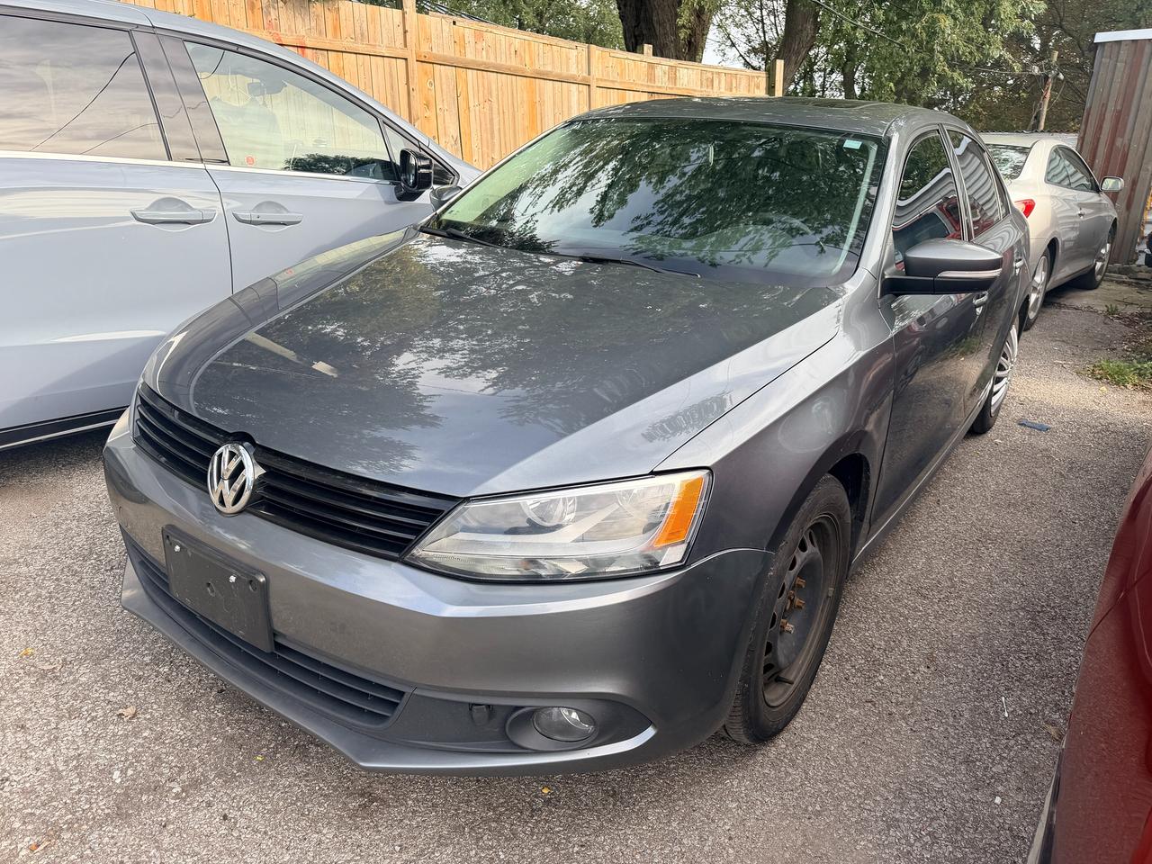 2013 Volkswagen Jetta 4dr 2.0L Auto Comfortline Photo1
