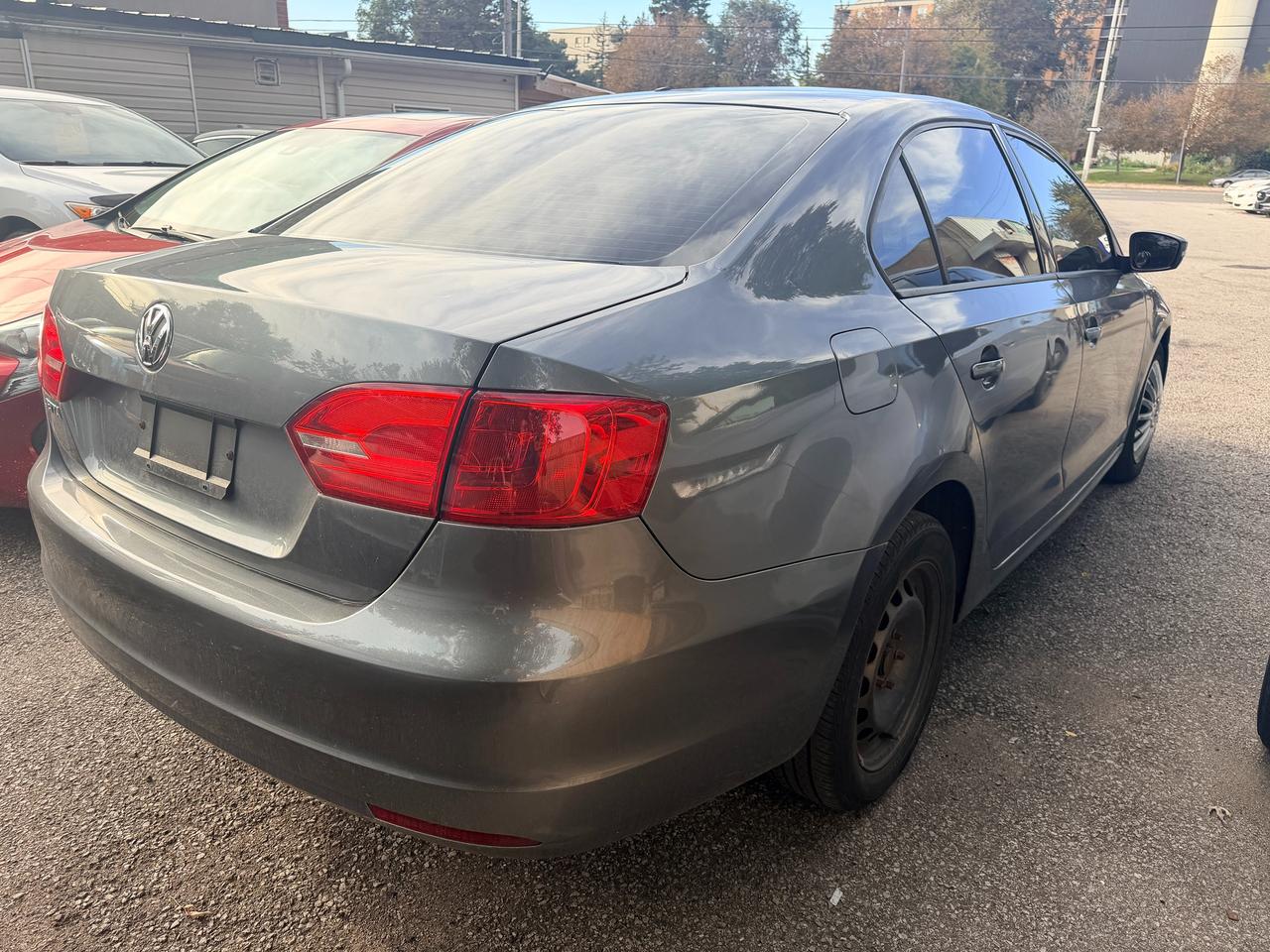 2013 Volkswagen Jetta 4dr 2.0L Auto Comfortline Photo4