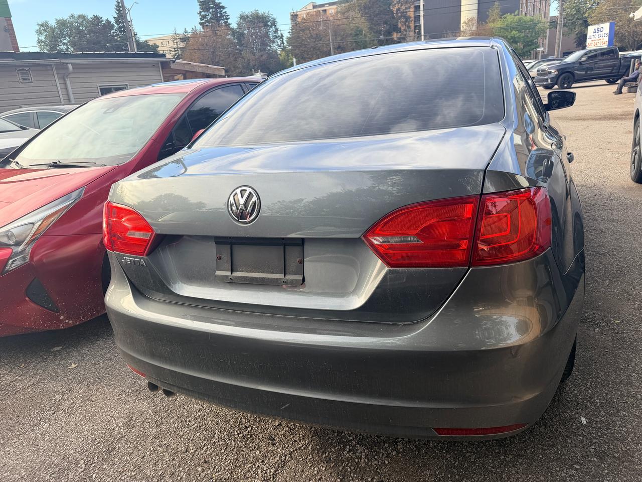 2013 Volkswagen Jetta 4dr 2.0L Auto Comfortline Photo