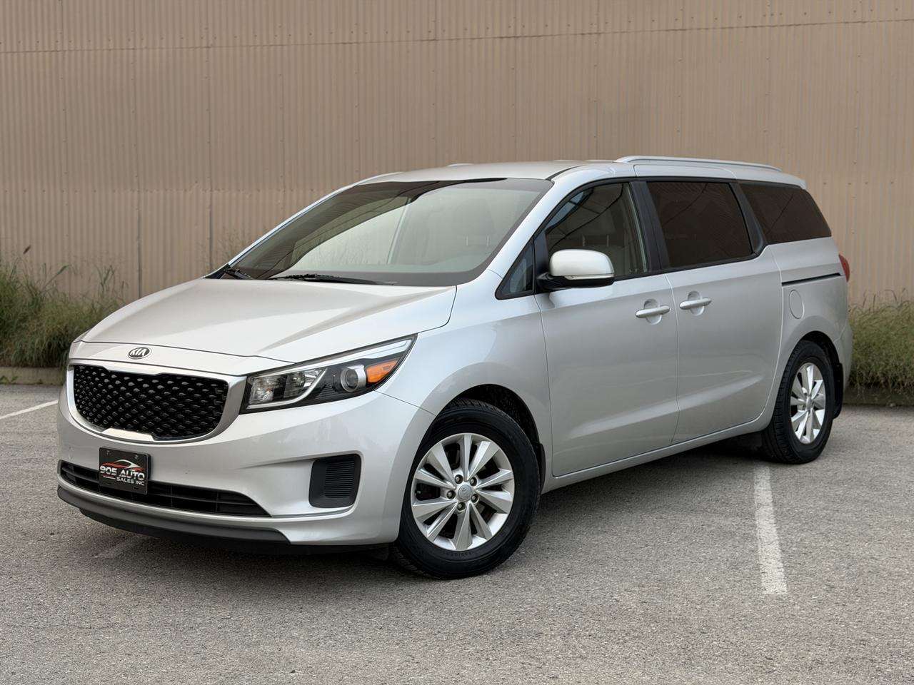 2018 Kia Sedona LX - Photo #1