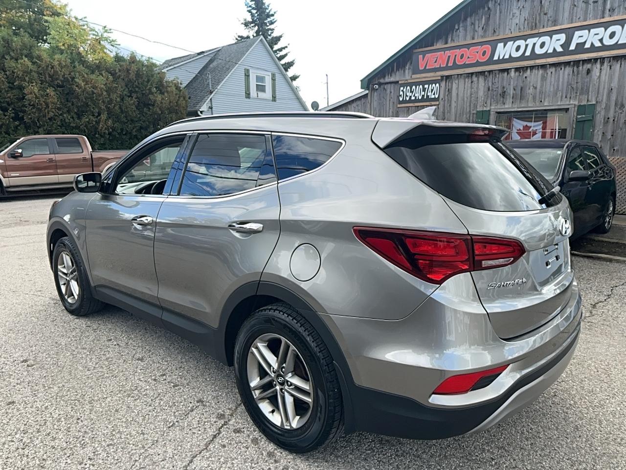 2017 Hyundai Santa Fe Sport SPORT Photo2