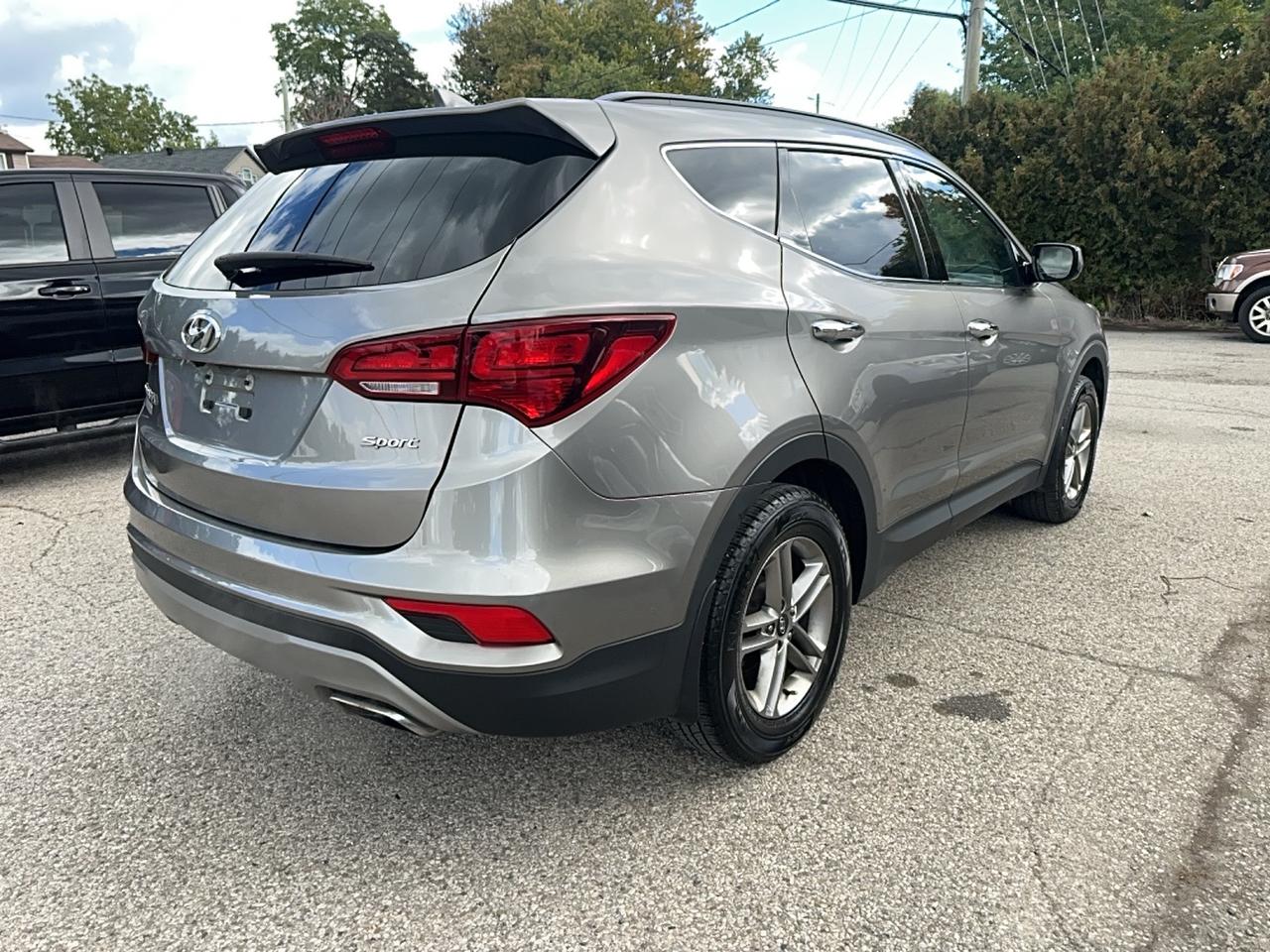2017 Hyundai Santa Fe Sport SPORT Photo3