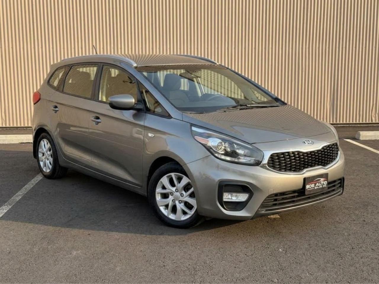 2017 Kia Rondo LX w/3rd Row Photo1