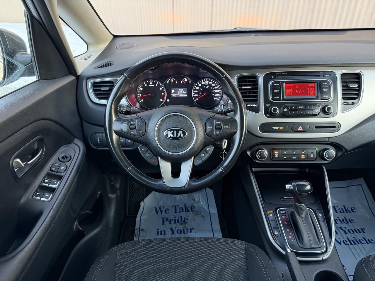 2017 Kia Rondo LX w/3rd Row Photo
