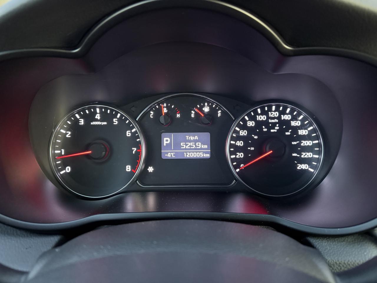 2017 Kia Rondo LX w/3rd Row Photo