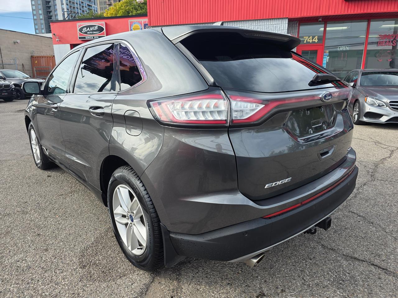 2017 Ford Edge SEL Photo