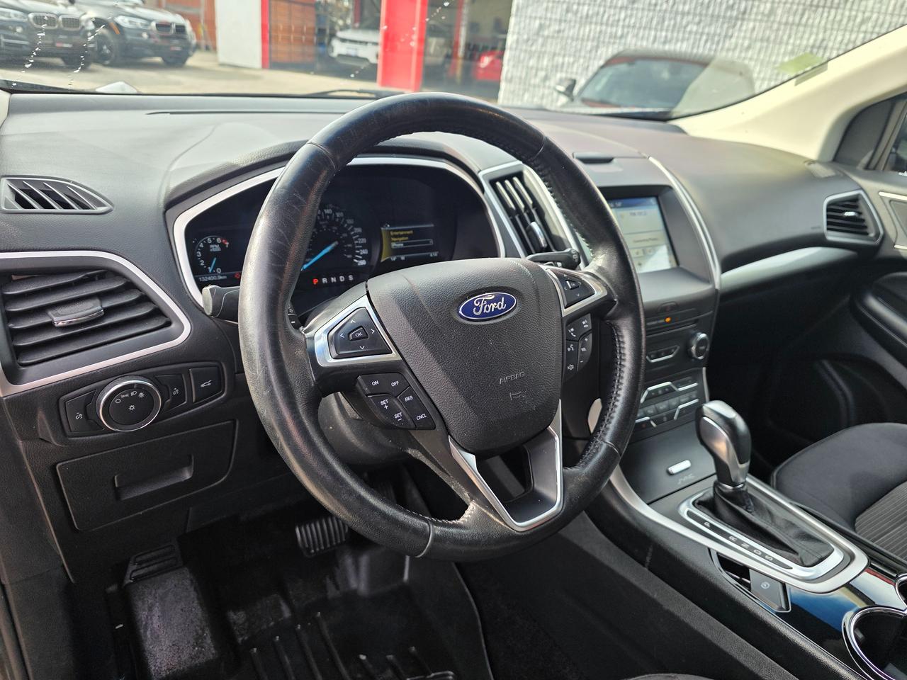 2017 Ford Edge SEL Photo
