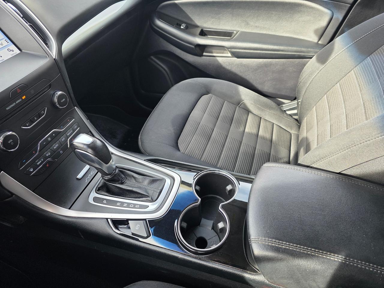 2017 Ford Edge SEL Photo