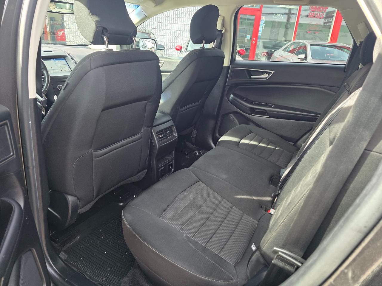 2017 Ford Edge SEL Photo