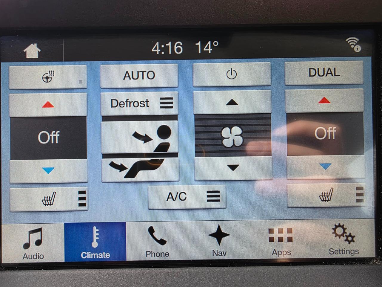2017 Ford Edge SEL Photo