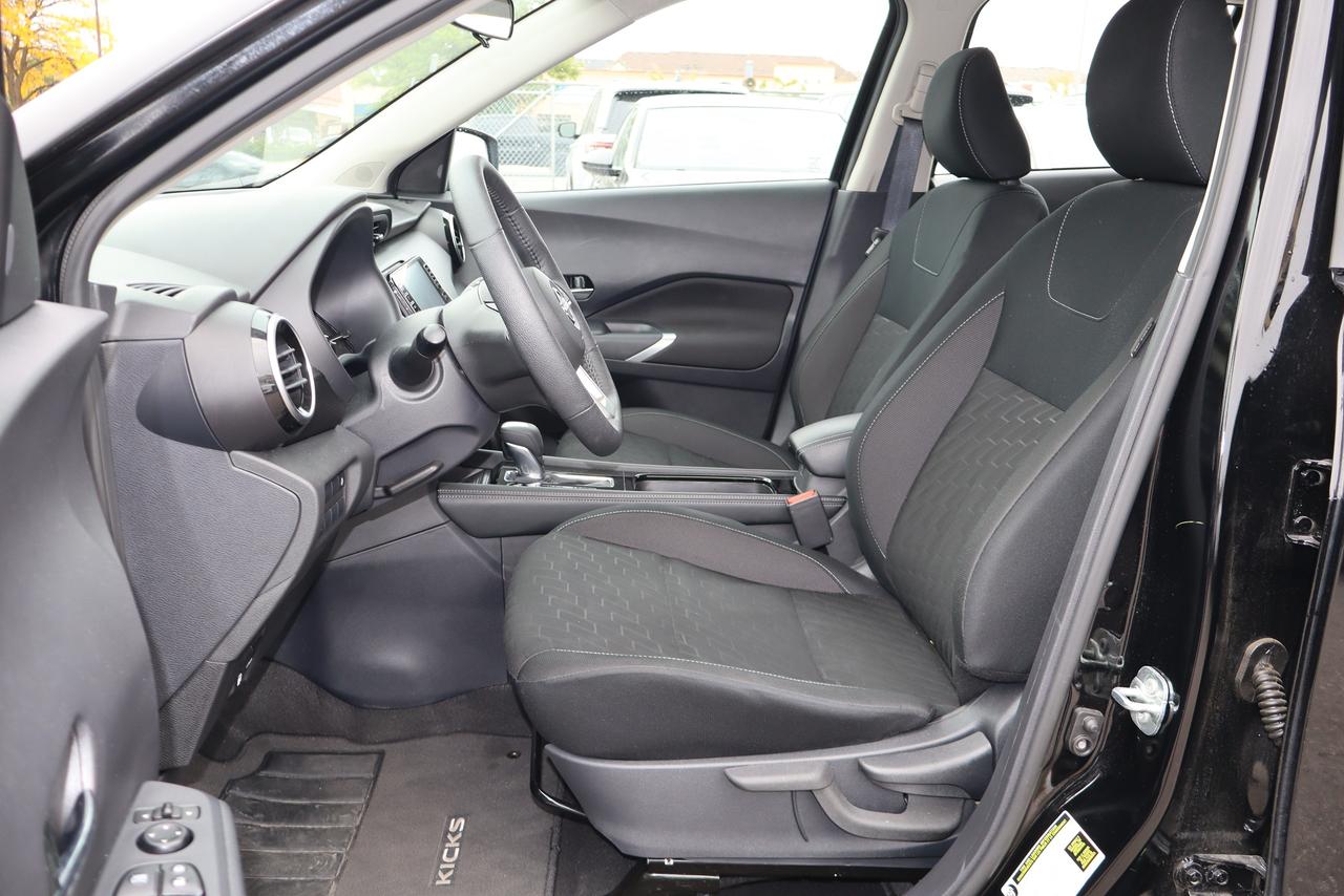 2025 Nissan Kicks SV FWD Photo