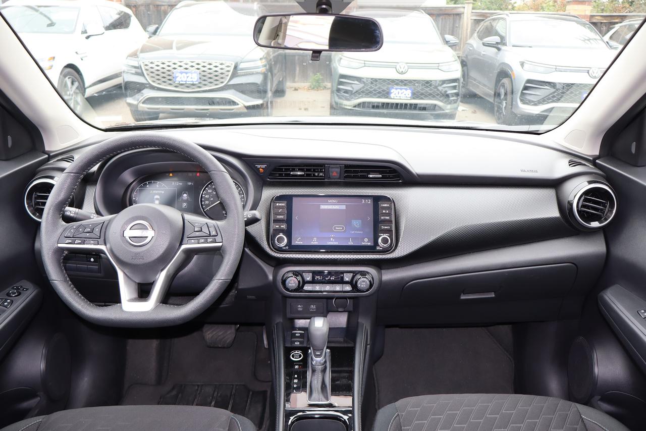 2025 Nissan Kicks SV FWD Photo