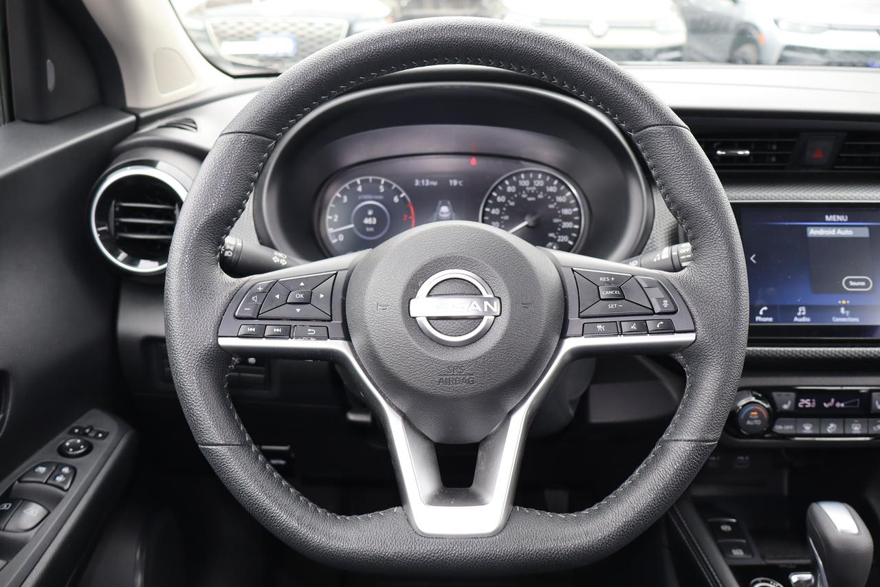 2025 Nissan Kicks SV FWD Photo