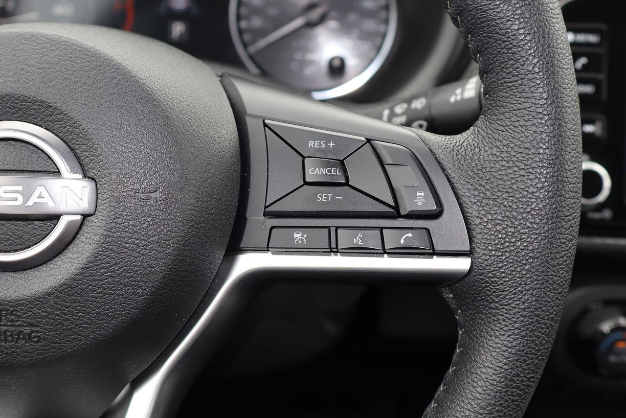 2025 Nissan Kicks SV FWD Photo