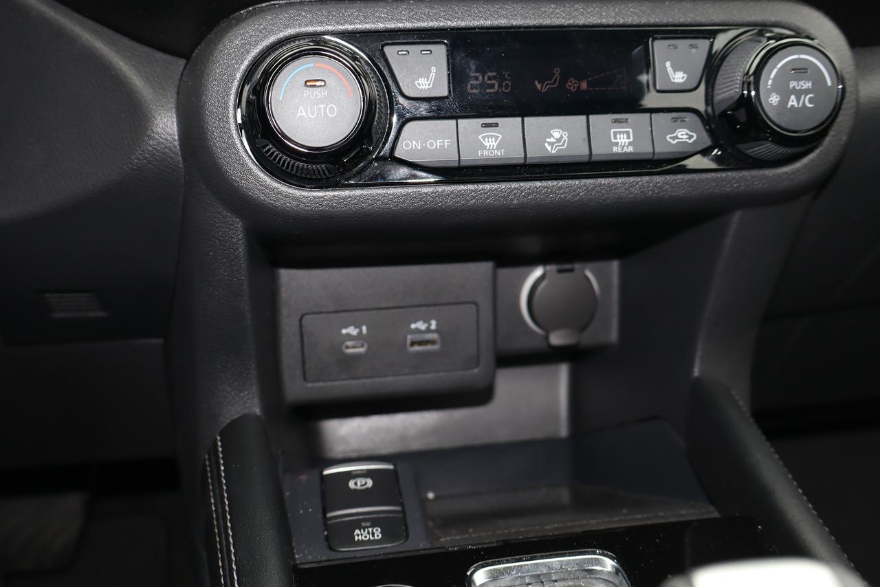 2025 Nissan Kicks SV FWD Photo