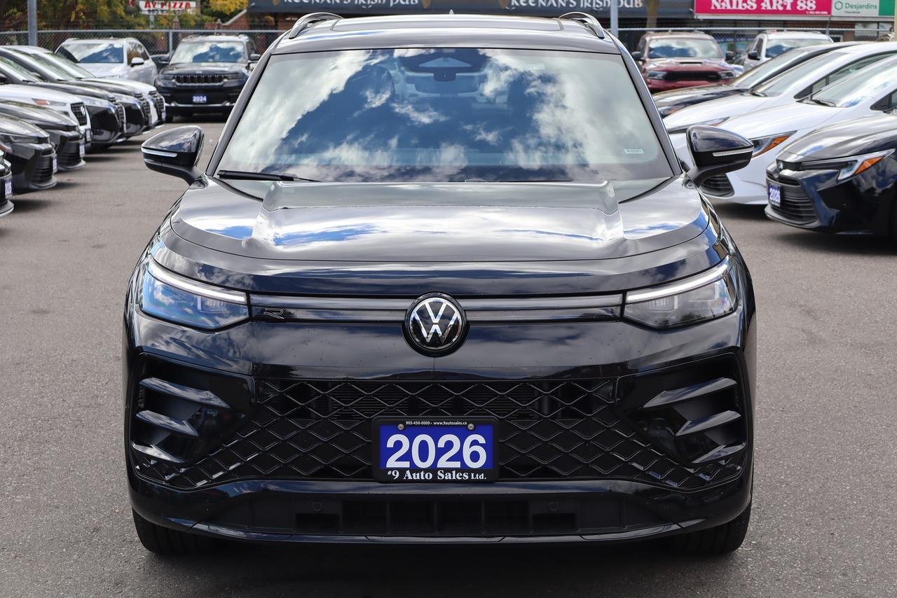2026 Volkswagen Tiguan Comfortline R-Line Black Edition 4MOTION Photo5